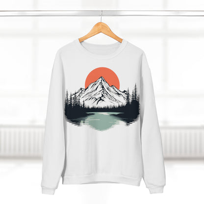 Alpenstille Crewneck — Sonnenaufgang über Wald & See