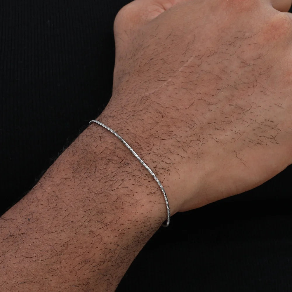 Herrenarmband „Silver Line“ – Minimalistisches Edelstahlarmband | Schlank, Modern, Elegant