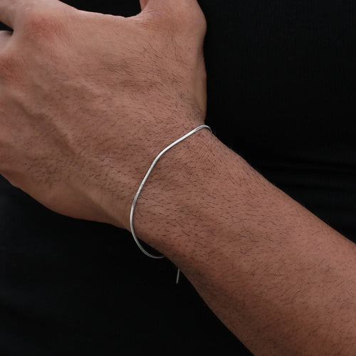 Herrenarmband „Silver Line“ – Minimalistisches Edelstahlarmband | Schlank, Modern, Elegant