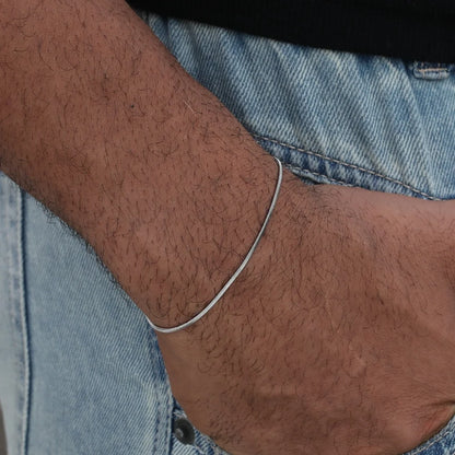 Herrenarmband „Silver Line“ – Minimalistisches Edelstahlarmband | Schlank, Modern, Elegant